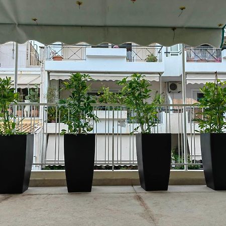 Bohemian Apartment In Central Атина Екстериор снимка