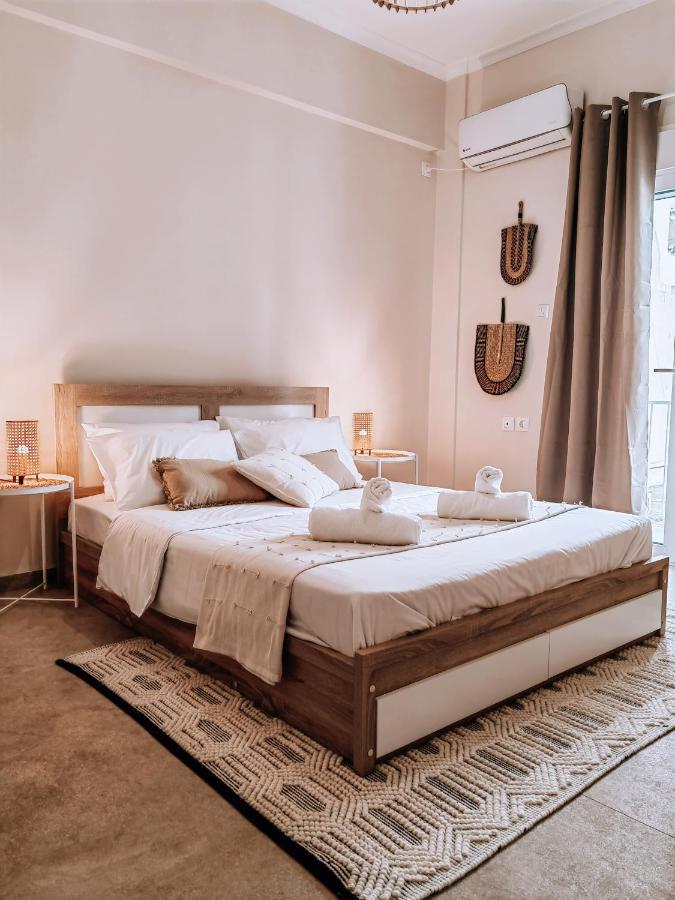 Bohemian Apartment In Central Атина Екстериор снимка