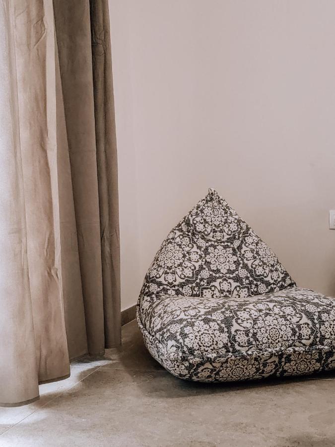 Bohemian Apartment In Central Атина Екстериор снимка
