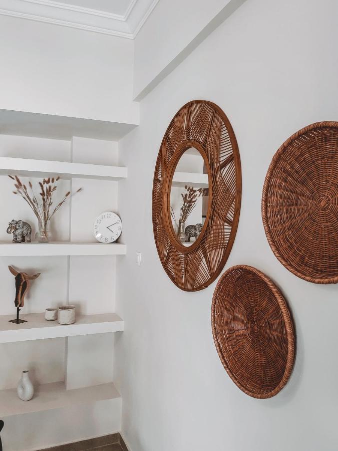 Bohemian Apartment In Central Атина Екстериор снимка
